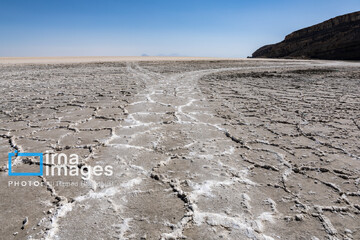 بی آبیِ دریا