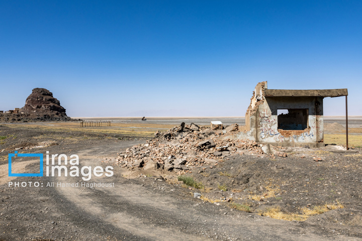 بی آبیِ دریا