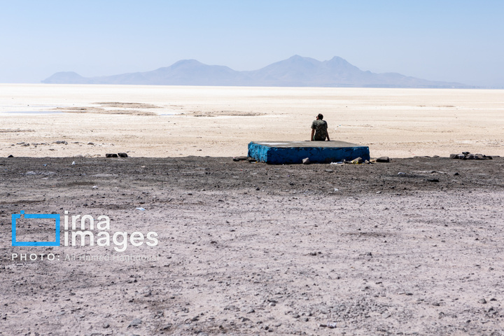 بی آبیِ دریا