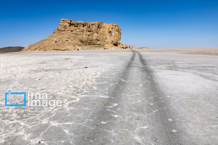 بی آبیِ دریا