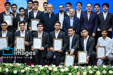 تجلیل از مدال آوران المپیاد ۲۰۲۵