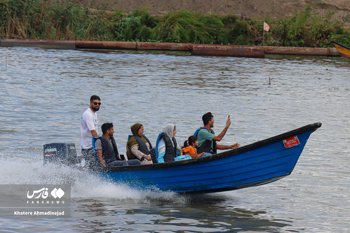 قایق‌سواری در تالاب انزلی