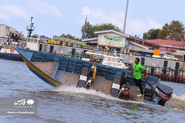 قایق‌سواری در تالاب انزلی