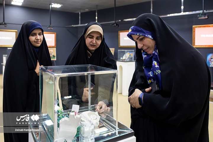 نمایشگاه دستمریزاد ایران