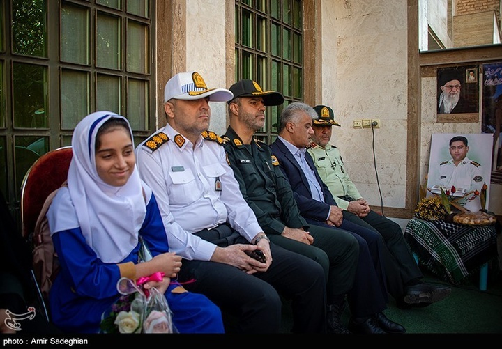 بدرقه دختر شهیدمدافع امنیت در آغاز سال تحصیلی