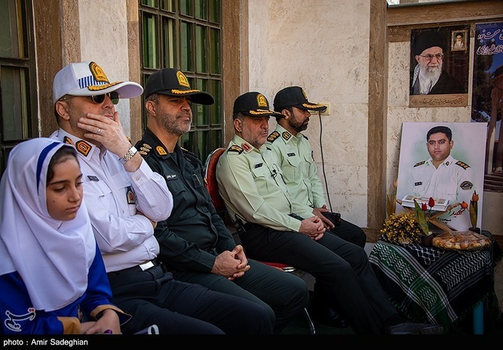 بدرقه دختر شهیدمدافع امنیت در آغاز سال تحصیلی