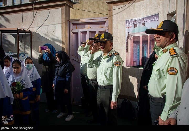 بدرقه دختر شهیدمدافع امنیت در آغاز سال تحصیلی