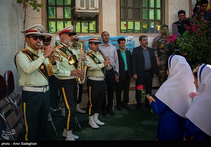 بدرقه دختر شهیدمدافع امنیت در آغاز سال تحصیلی