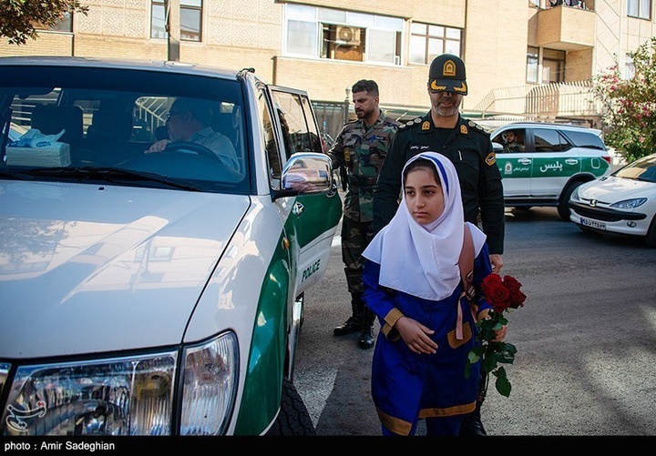بدرقه دختر شهیدمدافع امنیت در آغاز سال تحصیلی
