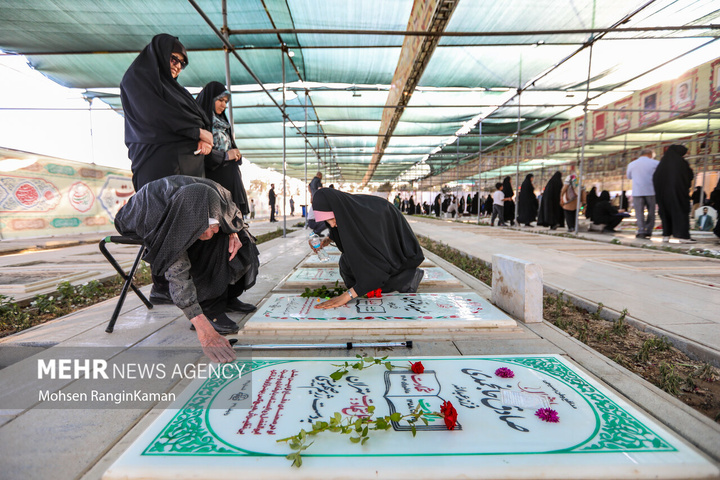 غبارروبی مزار شهدا