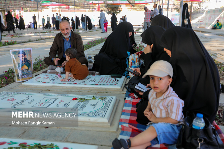 غبارروبی مزار شهدا