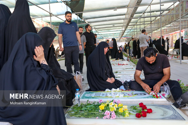 غبارروبی مزار شهدا