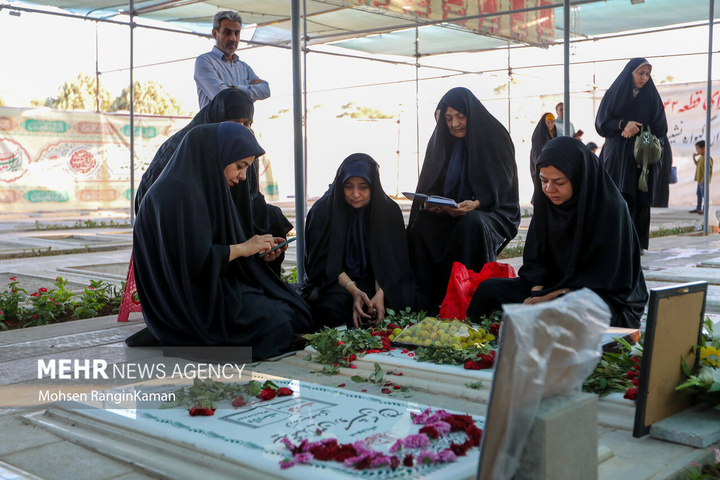 غبارروبی مزار شهدا