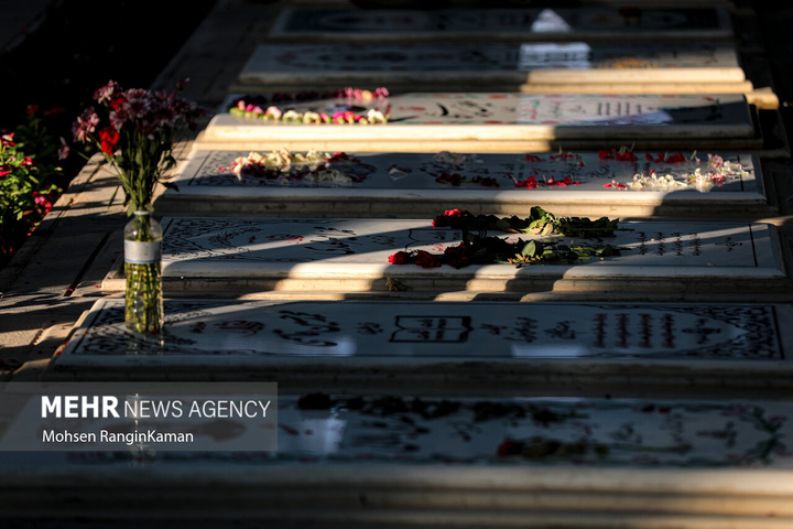 غبارروبی مزار شهدا