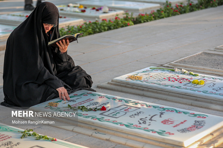 غبارروبی مزار شهدا