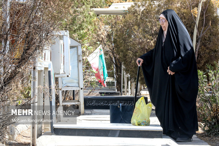 غبارروبی مزار شهدا