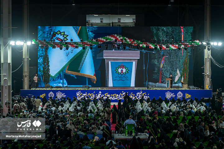 جشن ازدواج ۱۱۰ زوج جوان در کنگره شهدای سمنان