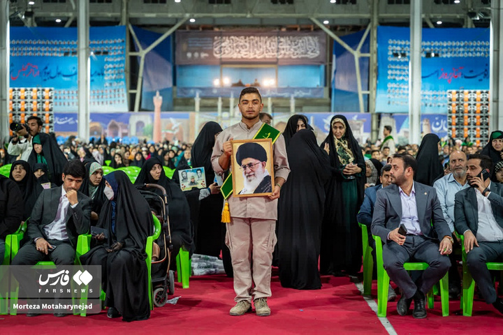 جشن ازدواج ۱۱۰ زوج جوان در کنگره شهدای سمنان