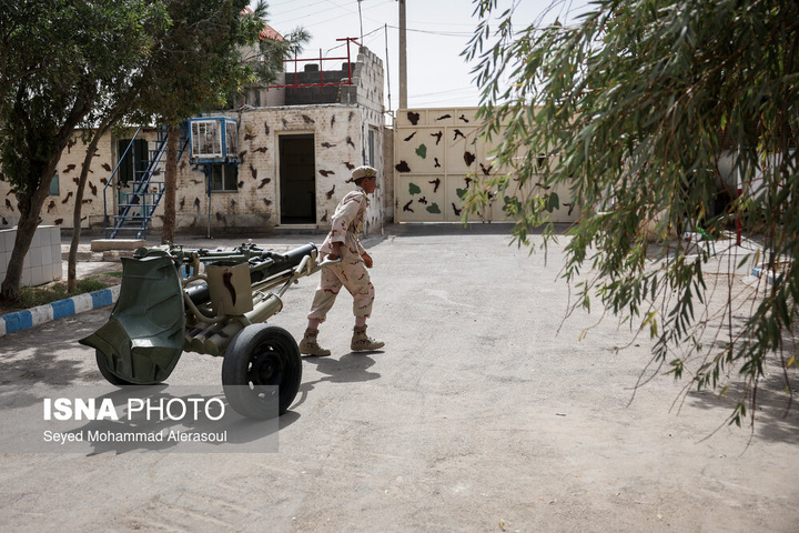 سربازان، چشمان بیدار وطن