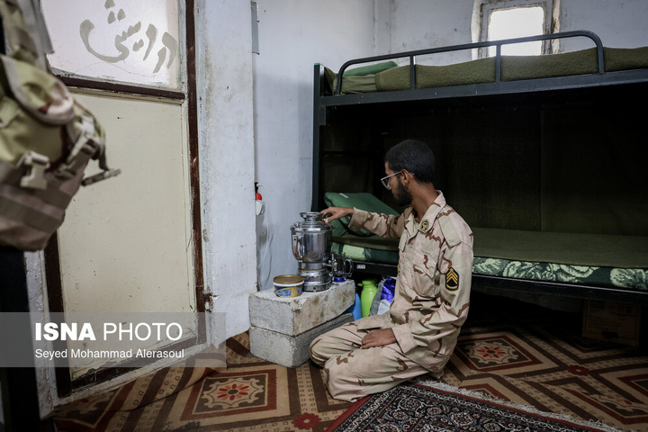 سربازان، چشمان بیدار وطن