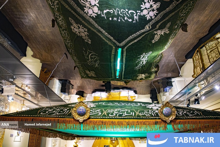 گنجینه حرم مطهر رضوی در موزه ملی ملک در تهران