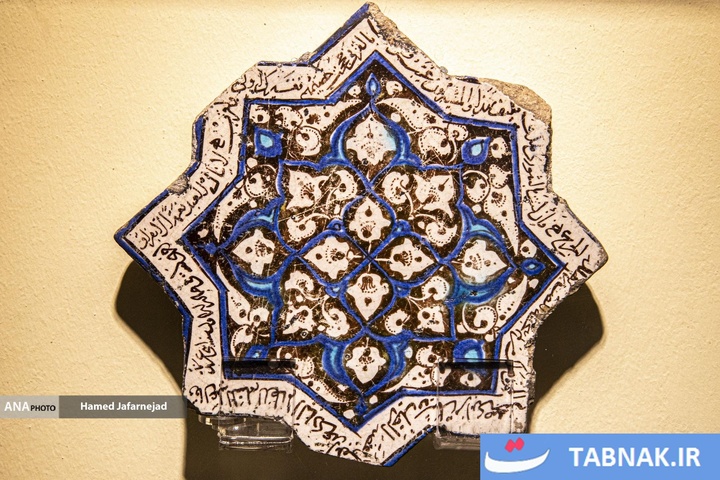 گنجینه حرم مطهر رضوی در موزه ملی ملک در تهران