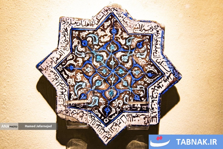 گنجینه حرم مطهر رضوی در موزه ملی ملک در تهران