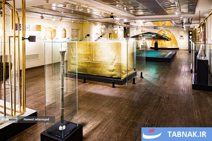 گنجینه حرم مطهر رضوی در موزه ملی ملک در تهران