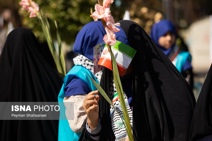 آیین افتتاحیه معنوی سی‌وهفتمین جشنواره بین‌المللی فیلم‌های کودکان و نوجوانان - اصفهان