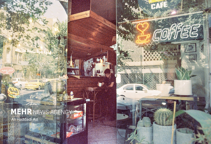 تنهایی در هیاهو