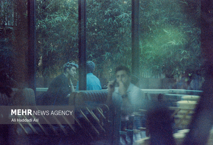 تنهایی در هیاهو