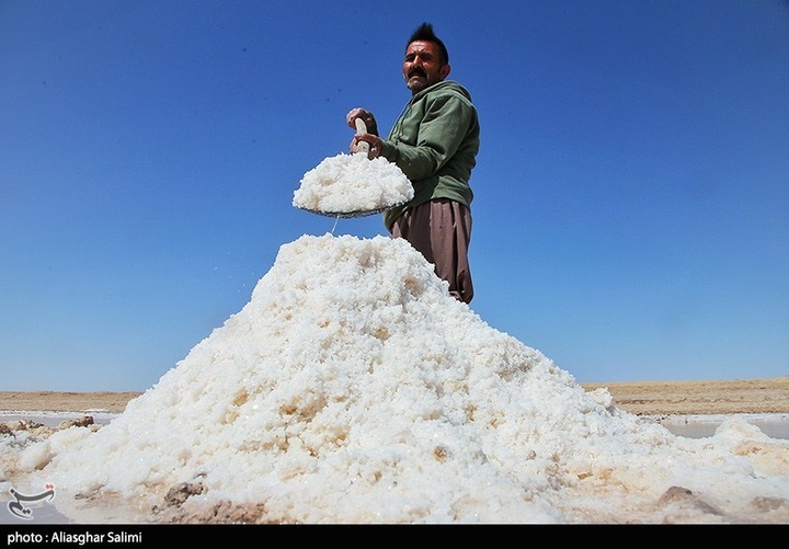 برداشت سنتی نمک در خراسان شمالی