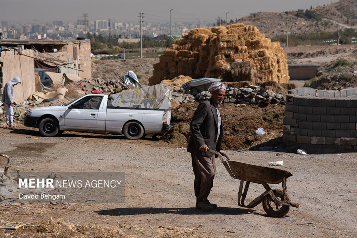 روستای چشمه پونه؛ زندگی پشت دیوارهای ترک‌خورده