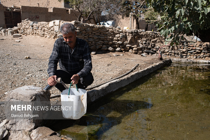 روستای چشمه پونه؛ زندگی پشت دیوارهای ترک‌خورده