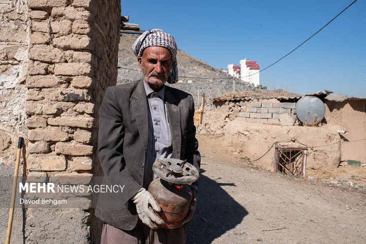 روستای چشمه پونه؛ زندگی پشت دیوارهای ترک‌خورده