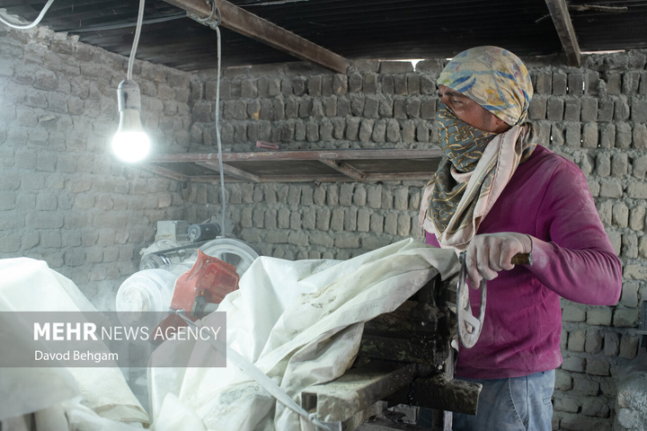 روستای چشمه پونه؛ زندگی پشت دیوارهای ترک‌خورده