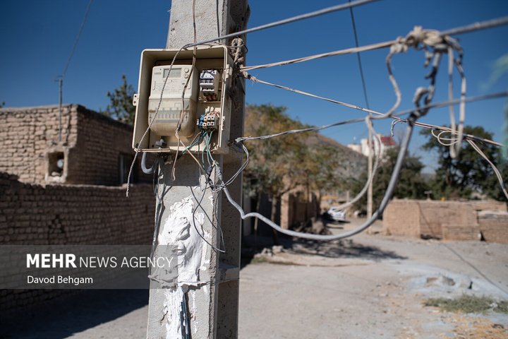 روستای چشمه پونه؛ زندگی پشت دیوارهای ترک‌خورده