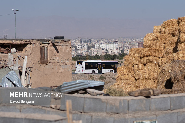 روستای چشمه پونه؛ زندگی پشت دیوارهای ترک‌خورده