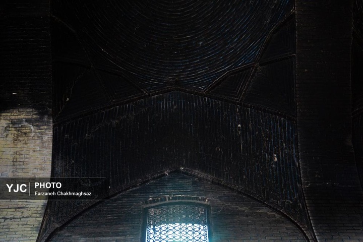 رد دود بر پیکر بازار وکیل شیراز