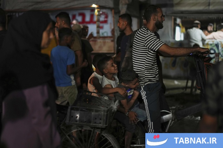 لبخندهایی که تاریکی را می‌شکنند