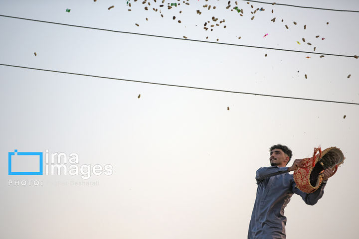 جشنواره «عیش جزیرتی» در روستای دهخدا