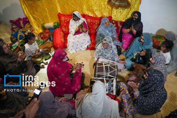 جشنواره «عیش جزیرتی» در روستای دهخدا