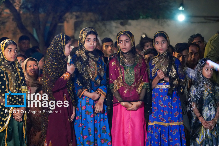 جشنواره «عیش جزیرتی» در روستای دهخدا