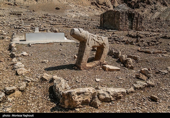 شیرهای سنگی ایذه