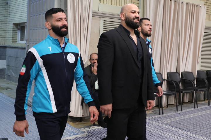 دیدار قهرمانان و مدال‌آوران ورزشی و المپیادهای علمی جهانی