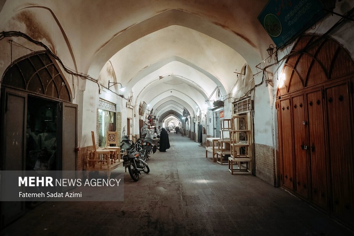 مشاغل سنتی در راسته بازار کهنه قم