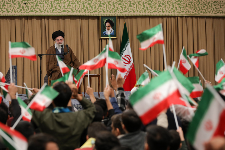 دیدار دانش‌آموزان و دانشجویان