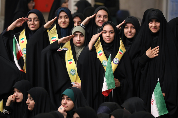 دیدار دانش‌آموزان و دانشجویان