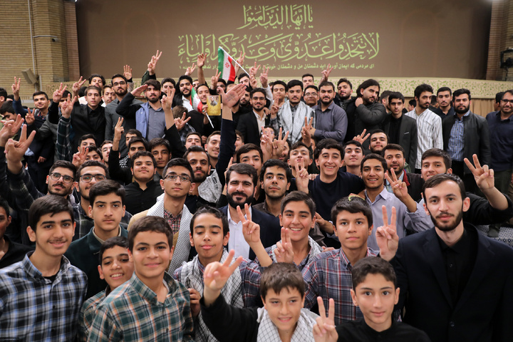 دیدار دانش‌آموزان و دانشجویان