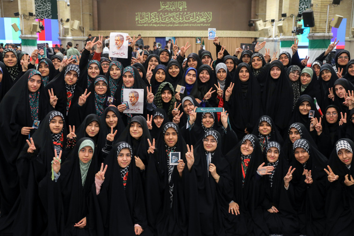 دیدار دانش‌آموزان و دانشجویان